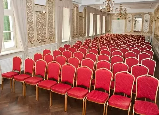 Zaplecze konferencyjne w Dwór Sieraków, Dobczyce